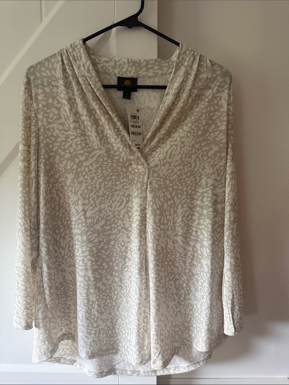Light Cream Printed V-Neck Women’s Top M